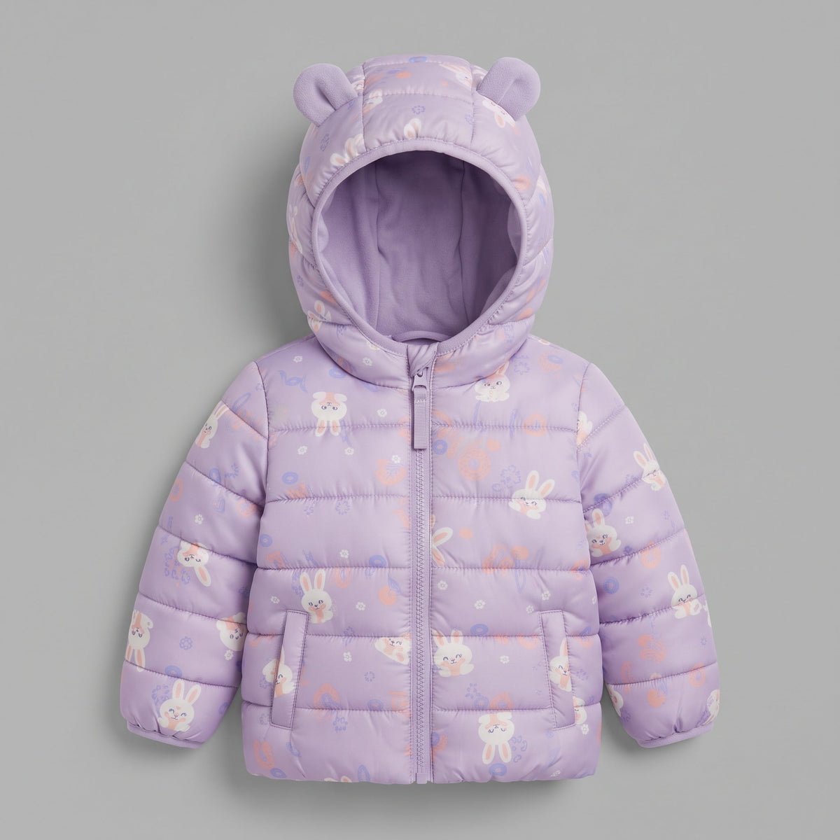 Chaqueta acolchada EmpiBy para niña en color lavanda con estampado de conejitos y capucha con orejas