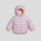 Chaqueta acolchada EmpiBy color lila con estampado de unicornios, capucha con orejitas y cierre frontal.