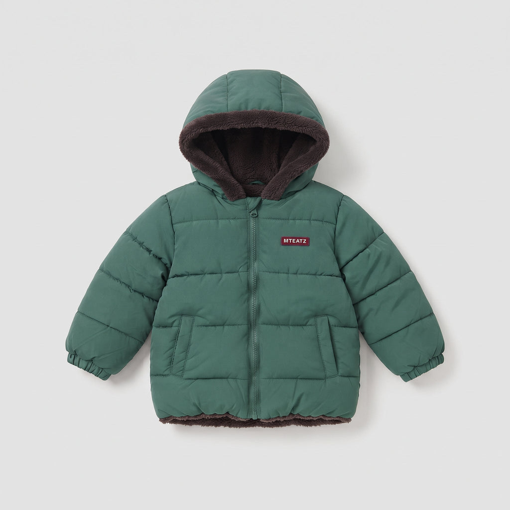 Chaqueta de invierno EmpiBy para niños en color verde con capucha forrada de felpa y diseño acolchado