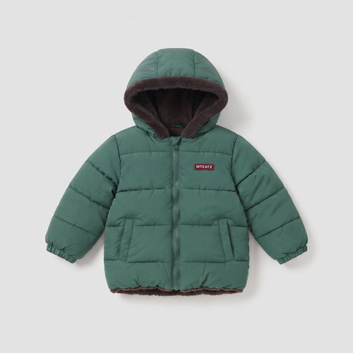 Chaqueta de invierno EmpiBy para niños en color verde con capucha forrada de felpa y diseño acolchado