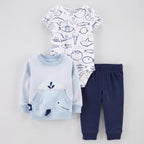 Conjunto EmpiBy de 3 piezas para bebé: suéter a rayas con bolsillo de ballena, body estampado y pantalón azul marino.