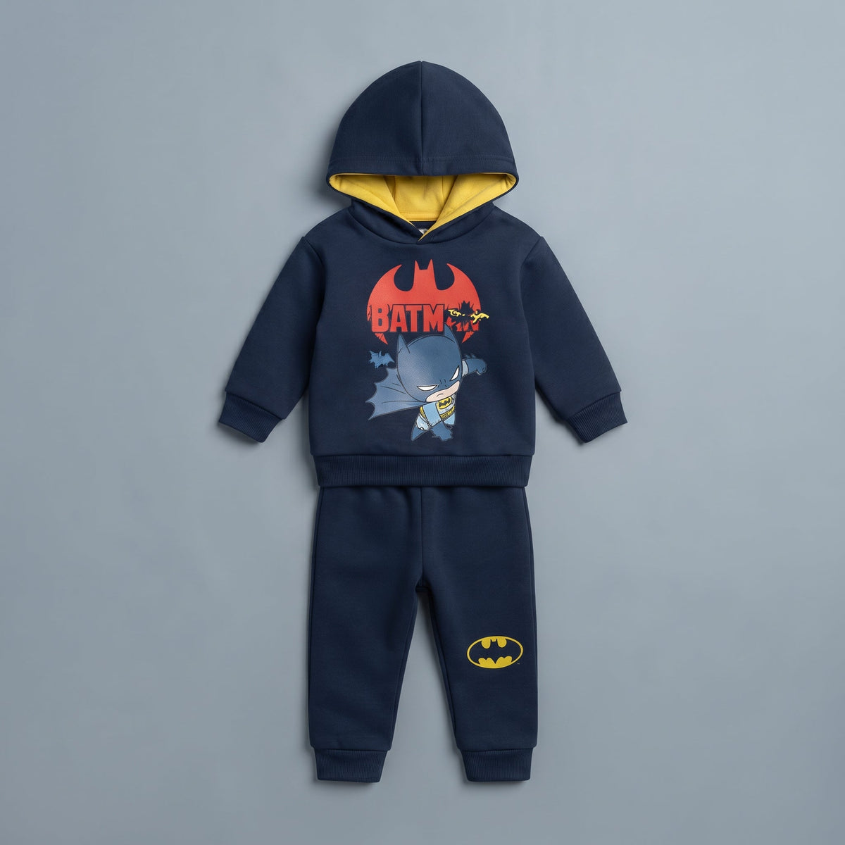 Conjunto EmpiBy de dos piezas para bebé niño, sudadera azul marino con capucha amarilla y estampado de Batman.