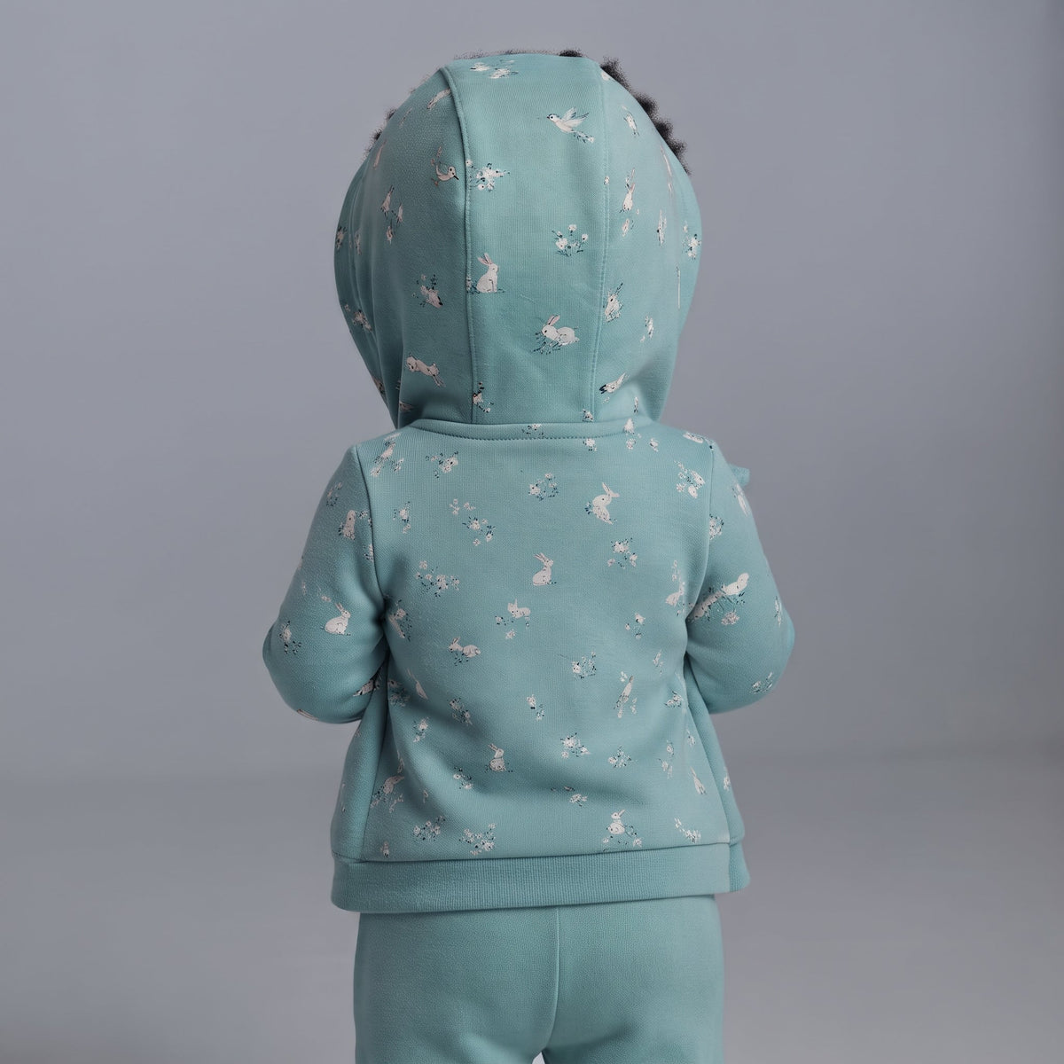 Conjunto de 3 piezas EmpiBy para bebé con chaqueta menta de capucha y estampado floral de animalitos vista trasera