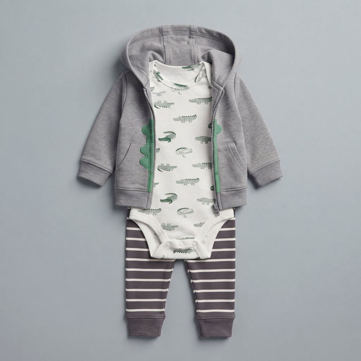Conjunto EmpiBy de 3 piezas para bebé con hoodie gris, body estampado de cocodrilos y pantalón a rayas