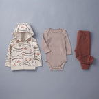 Conjunto EmpiBy de 3 piezas para bebé: chaqueta con capucha de cocodrilos, body a rayas y pantalón marrón terracota.