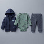 Conjunto EmpiBy de 3 piezas para bebé: chaqueta azul con capucha, body verde con dinosaurios y pantalón a rayas.