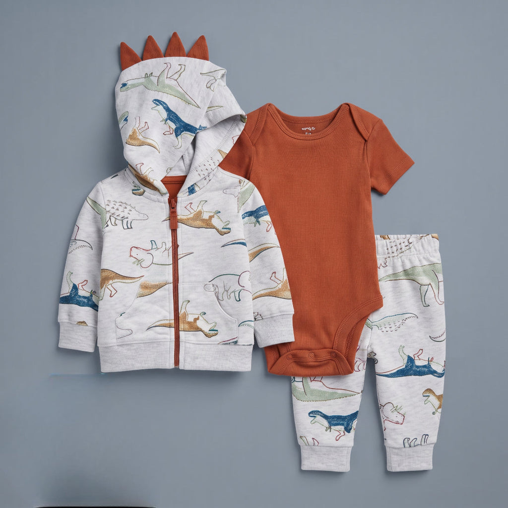 Conjunto EmpiBy de 3 piezas para bebé con estampado de dinosaurios, chaqueta con capucha, body terracota y pantalón.