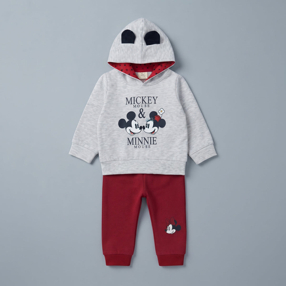 Conjunto EmpiBy de dos piezas para bebé niña con sudadera gris de Mickey y Minnie y pantalón rojo suave