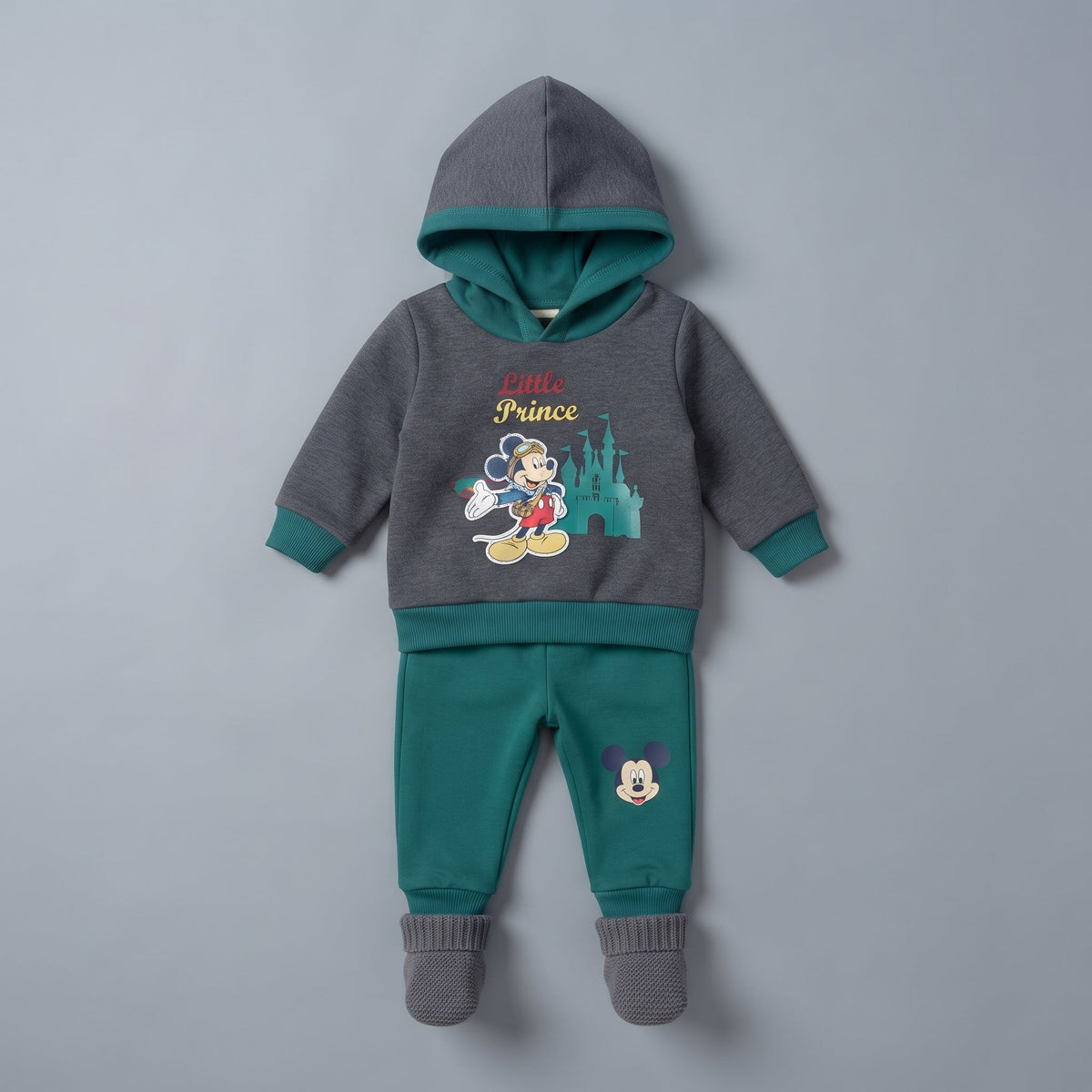 Conjunto EmpiBy de dos piezas para bebé con sudadera gris de Mickey Mouse y pantalón jogger verde esmeralda