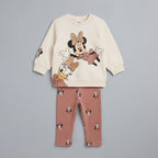 Conjunto EmpiBy de dos piezas para bebé niña con sudadera marfil de Minnie y Daisy y legging acanalado terracota