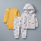 Conjunto EmpiBy de 3 piezas para bebé niña con chaqueta estampada, body amarillo mostaza y pantalón jogger gris