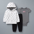 Conjunto de 3 piezas EmpiBy para bebé niña con chaqueta blanca de corazones, body a rayas y legging negro