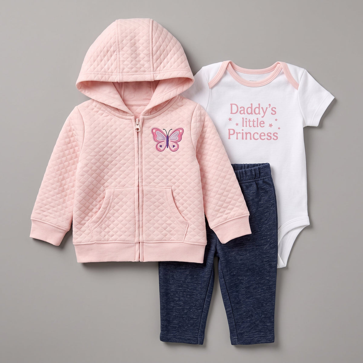 Conjunto EmpiBy de 3 piezas para bebé niña: chaqueta rosa acolchada con mariposa, body blanco y legging azul oscuro.
