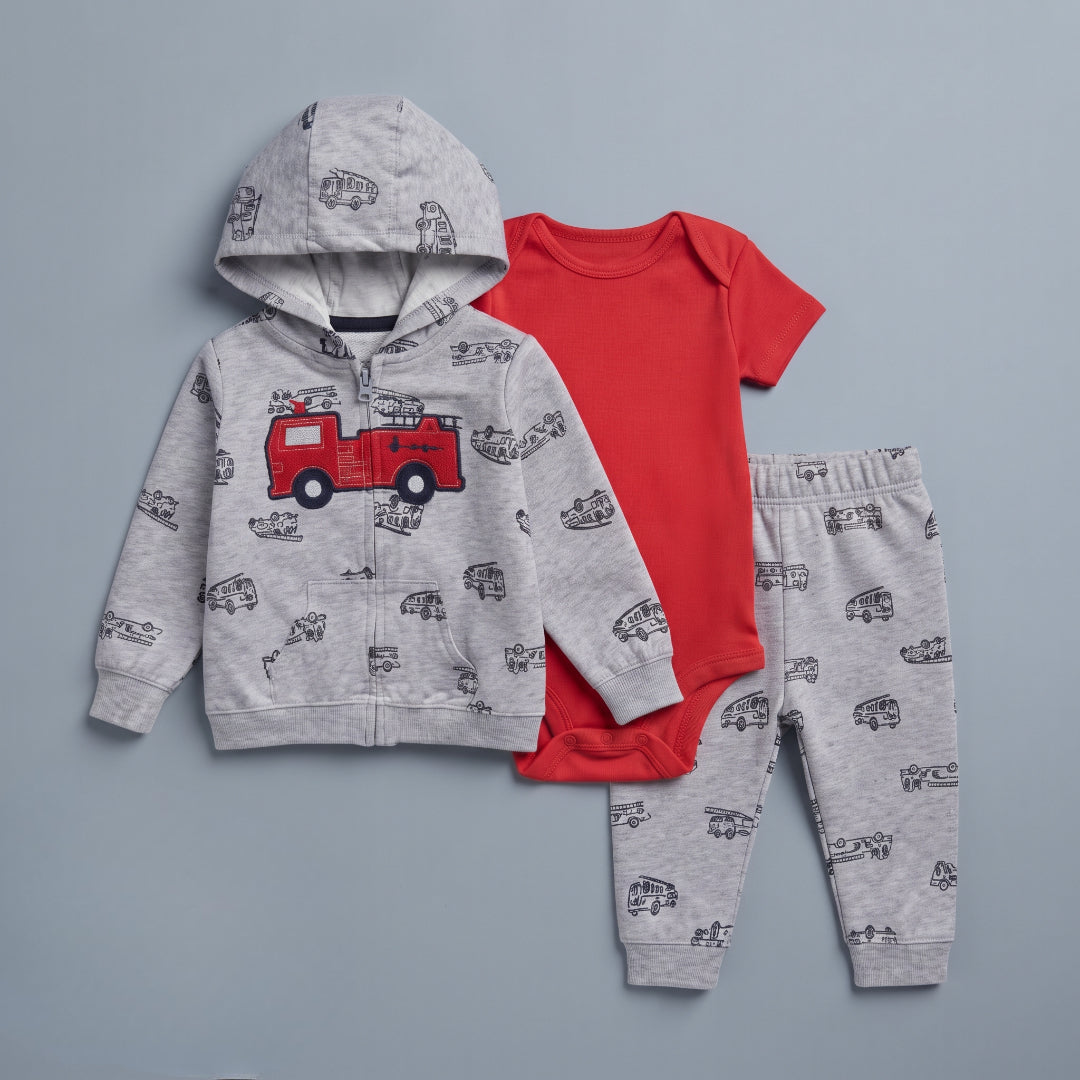 Conjunto de 3 piezas EmpiBy para bebé con chaqueta gris de bomberos, body rojo y pantalón estampado a juego.