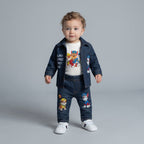 Niño pequeño vistiendo conjunto EmpiBy de 3 piezas con chaqueta y pantalón de mezclilla oscuro y camiseta Paw Patrol