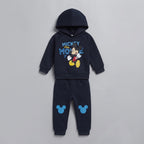 Conjunto EmpiBy de dos piezas para bebé, sudadera con capucha azul marino de Mickey Mouse y pantalón jogger a juego.