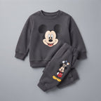 Conjunto EmpiBy de dos piezas gris para niño con sudadera y jogger estampados de Mickey Mouse en tela suave