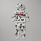 Conjunto EmpiBy de dos piezas para niño con estampado de Mickey Mouse, sudadera con capucha y pantalón jogger blanco.