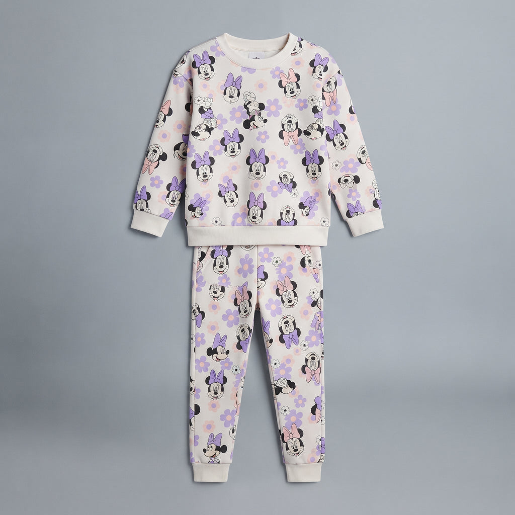 Conjunto de dos piezas EmpiBy para niña con estampado de Minnie Mouse y flores lilas sobre fondo claro.