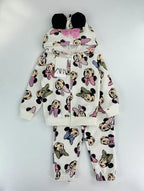 Conjunto EmpiBy de sudadera y pantalón blanco con estampado de Minnie Mouse y capucha con orejas y lazo rosa