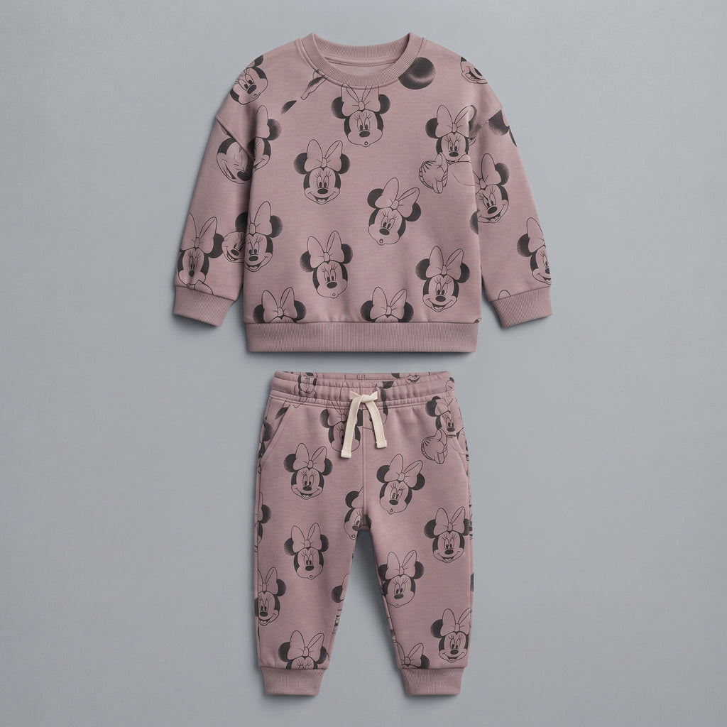Conjunto EmpiBy de dos piezas para niña en color malva con estampado integral de Minnie Mouse y pantalón jogger.