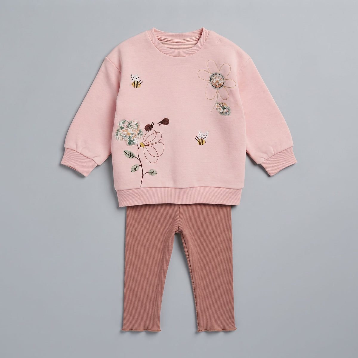 Conjunto EmpiBy de dos piezas para niña con sudadera rosa bordada de flores y abejas y legging acanalado terracota