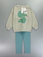 Conjunto EmpiBy para niña con sudadera beige de frutas y leggings acanalados en color azul claro