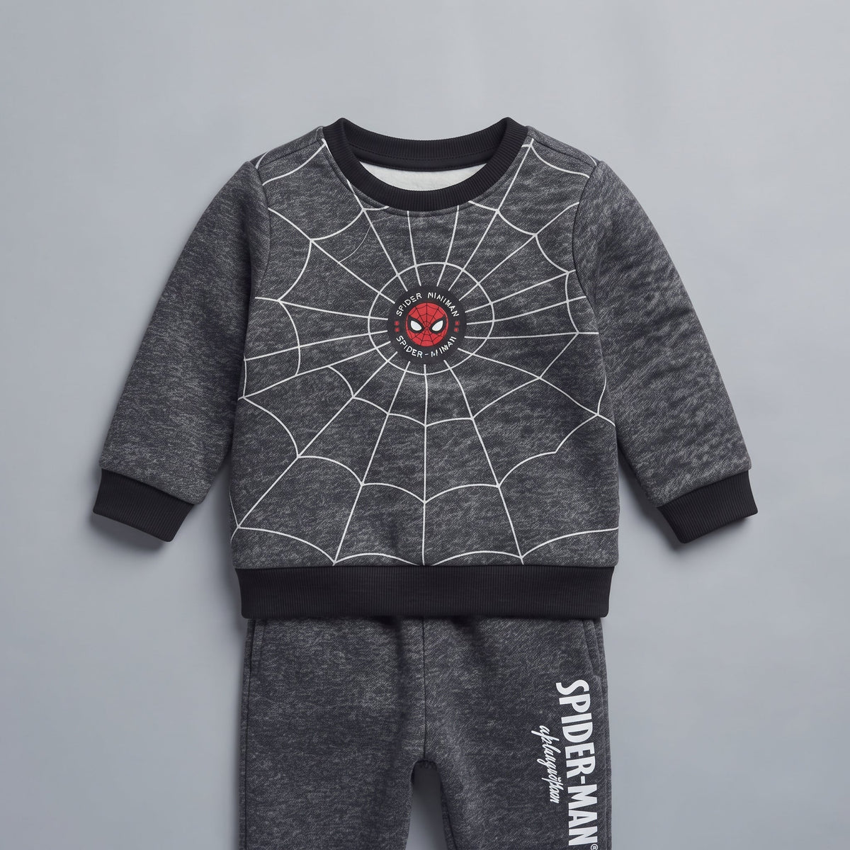Conjunto EmpiBy de dos piezas para bebé con sudadera gris de Spiderman y pantalón jogger a juego con estampado