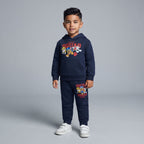Niño vistiendo conjunto EmpiBy de sudadera con capucha y pantalón jogger azul marino con estampado Rescue Squad