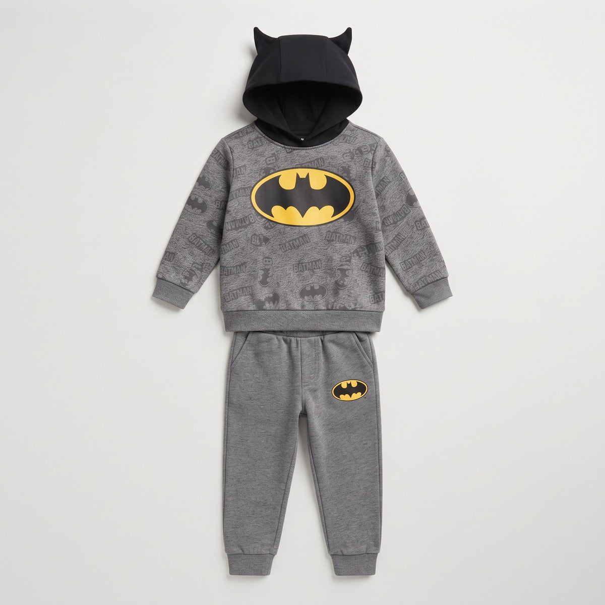 Conjunto EmpiBy de dos piezas para niño con sudadera gris de Batman, capucha con orejas y pantalón jogger a juego