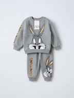Conjunto EmpiBy de sudadera y pantalón gris con estampado moderno de Bugs Bunny y logo de Looney Tunes