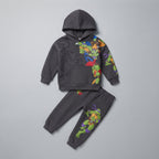 Conjunto EmpiBy de dos piezas para niño en gris carbón con estampado de las Tortugas Ninja y estilo urbano