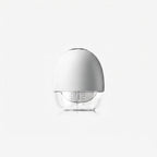 Extractor de leche eléctrico manos libres EmpiBy S18 con diseño compacto, color blanco y depósito transparente.