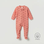 Pijama enterizo EmpiBy para bebé en color rosa con estampado de elefantes, tela térmica acolchada y cierre frontal.