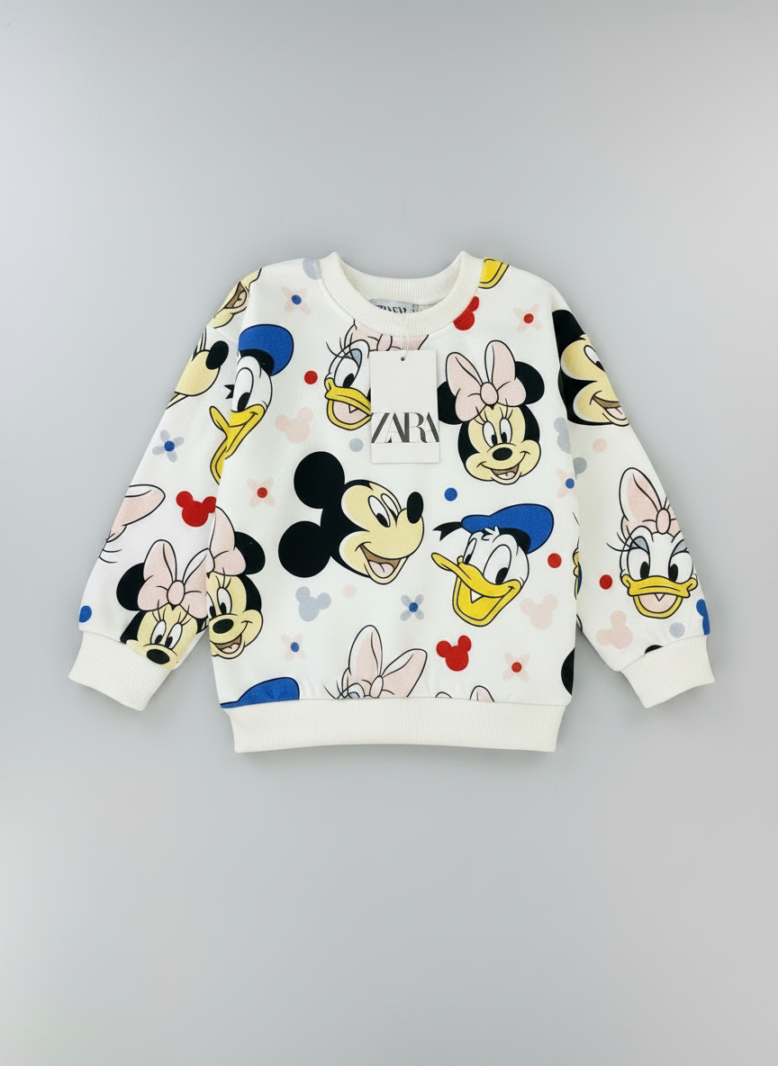 Sudadera EmpiBy blanca con estampado de personajes Disney Friends como Mickey, Minnie y el Pato Donald
