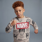 Niño con sudadera EmpiBy beige de Marvel con estampado de superhéroes y logo frontal en rojo
