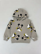 Sudadera con capucha EmpiBy color café con estampado integral de Mickey Mouse para niños
