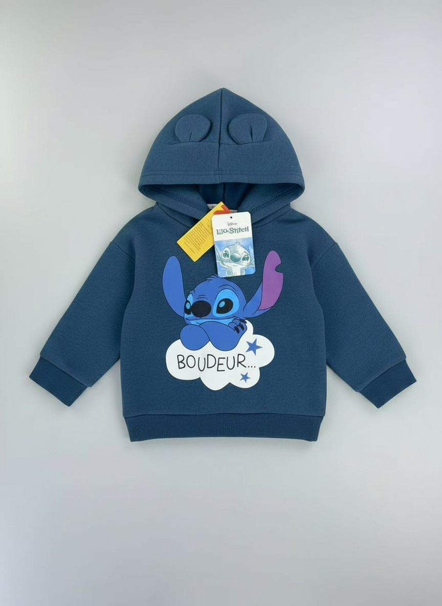 Sudadera EmpiBy azul con capucha y orejas de Stitch, estampado frontal de Stitch sobre nube y texto BOUDEUR